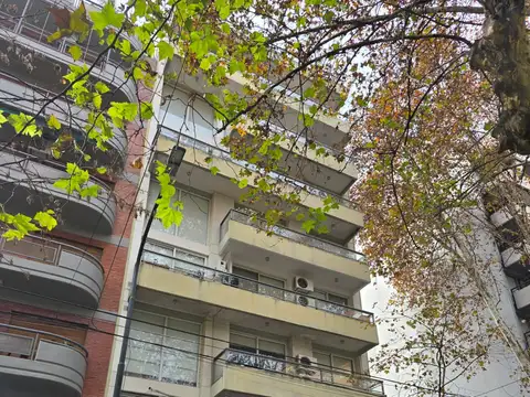 EXCELENTE 2 AMBIENTES EN DUPLEX CON BALCON
