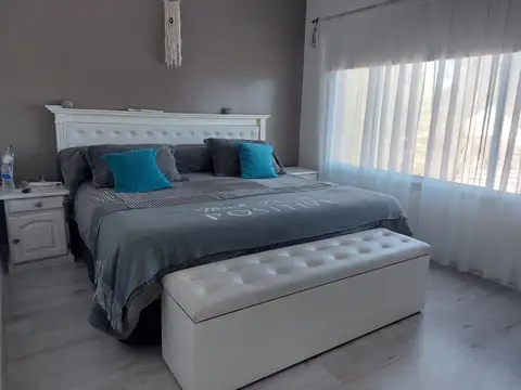 Casa 5 ambientes con 3 baños