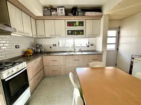 Venta PH. 4 amb, Olivos, Vte. Lopez Apto Cred.