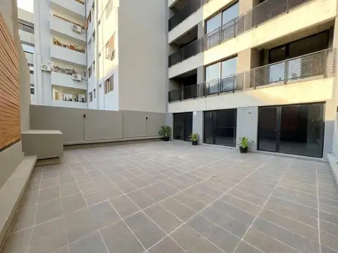 Venta Departamento 2 Dormitorios A Estrenar Con Gran Patio Único - Centro Rosario