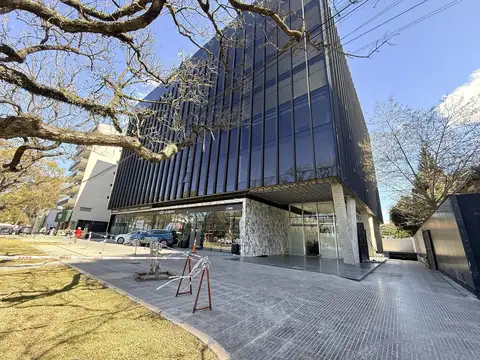 Alquiler de Oficina 60 m2 con 1 cochera sobre Libertador entre la Quinta presid y Puerto de Olivos