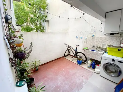Departamento de 3 ambientes en Venta con patio en Casco Histórico.