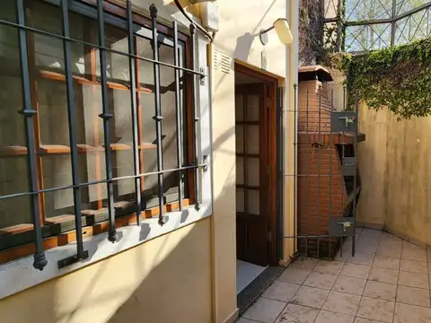 Casa en Alquiler con 1 cochera