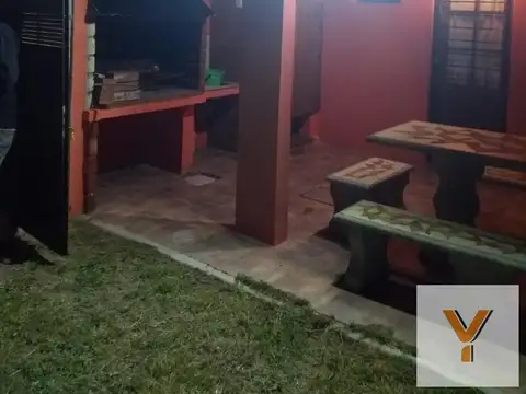 Casa en venta - 3 Dormitorios 2 Baños - Mar del Sur