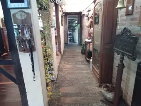 Casa en Excelente ubicación - Ideal para familia con interés en actividad gastronómica