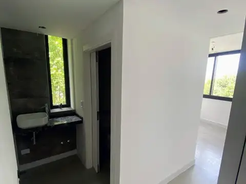 SEMIPISO 3 AMBIENTES AL FRENTE CON BALCON