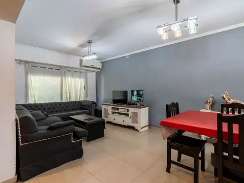 VENTA CASA 5 AMB QUILMES CON PILETA