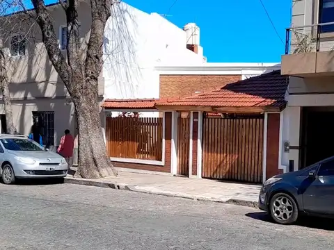 Túpac Amaru 1100, Piso PB