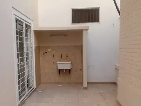 DEPARTAMENTO con COCHERA EN ALQUILER
