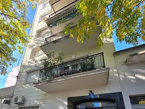 Departamento de 3 ambientes luminoso apto credtio