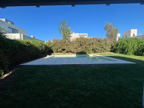 Casa en Venta en La Calera, USD 349.999