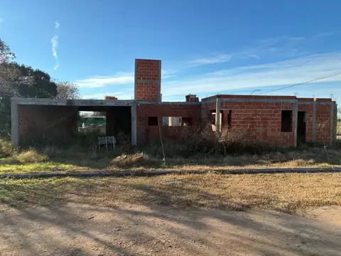 CASA EN CONSTRUCCION A LA VENTA COLONIA TIROLESA