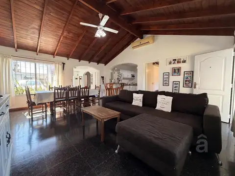 Casa en Venta en José Leon Suarez - Lote 8.66 mts x 32 mts. tres ambientes.