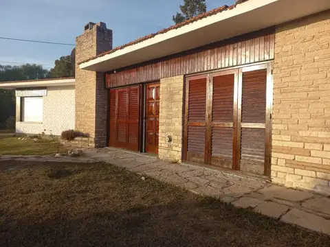 Juan J. Paso esq. Padre Benassi. Villa Edén. La Falda