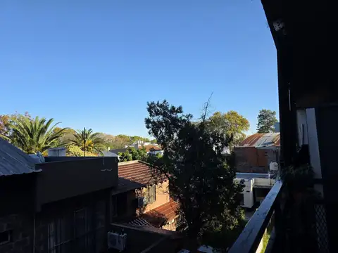 Venta departamento monoambiente con balcón y cochera en Munro