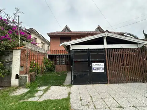 Dúplex en venta c/ cochera en Parque Luro
