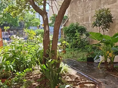 Av. Jujuy 1100, Piso 2