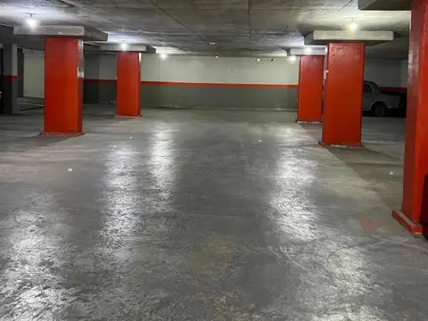 Cochera en Venta con acceso Ascensor