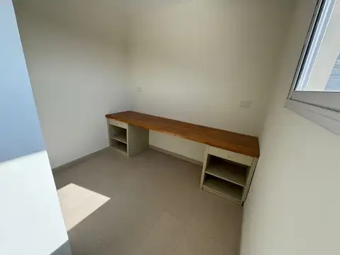 Oficina 2 ambientes con 1 baño