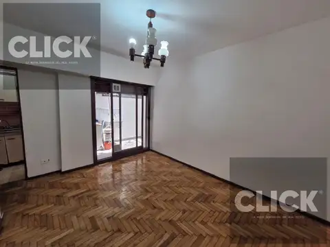 Venta - 2 ambientes con patio - Once