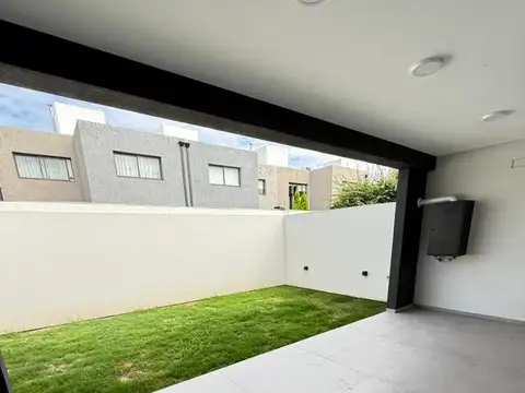 Casa en Venta en Countries y Barrios Cerrados en Cordoba Capital, USD 190.000