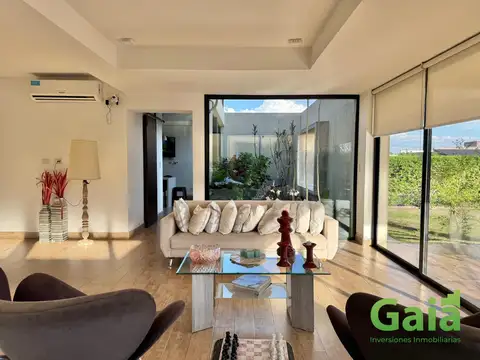 Casa 5 ambientes con 3 baños