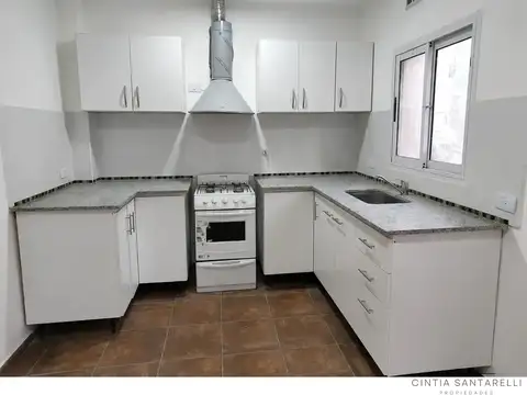 Casa en Alquiler con 1 cochera