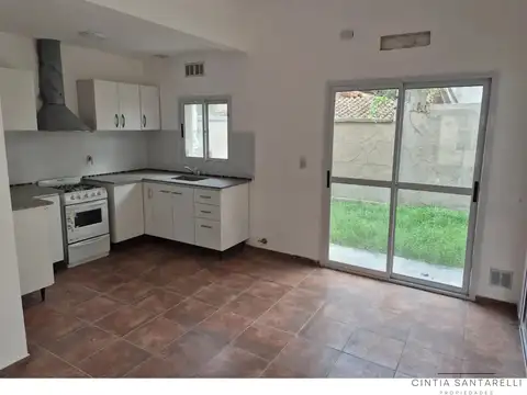 Casa 3 ambientes con 2 baños