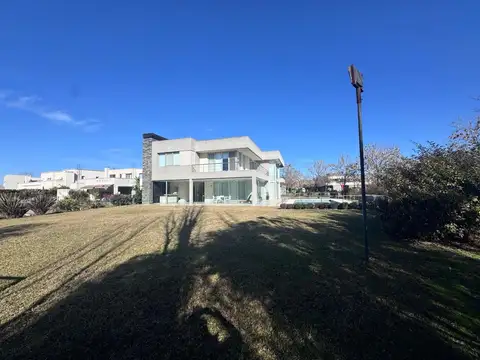 Hermosa casa en venta en terravista