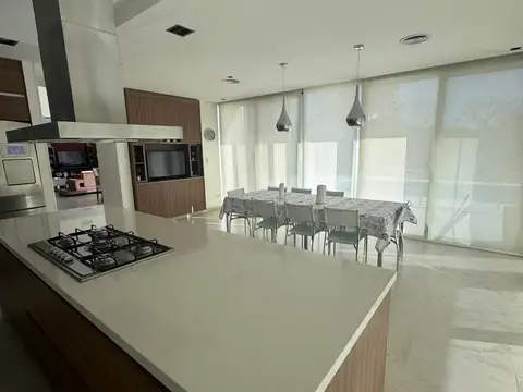 Hermosa casa en venta en terravista