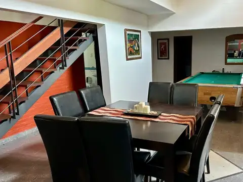 Casa en venta c/ cochera en Bella Vista