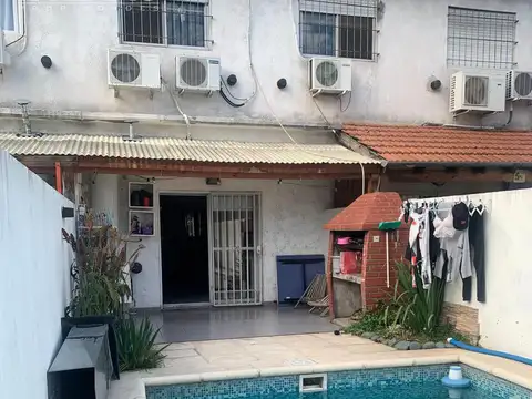 Depto Tipo Casa en Venta con 1 cocheras
