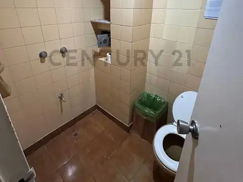 Alquiler  Galpón Comercial Villa Ortuzar 750 m2 Mixtura 3