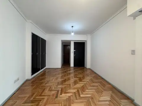 MONOAMBIENTE CON COCINA SEPARADA - EXCELENTE UBICACION.