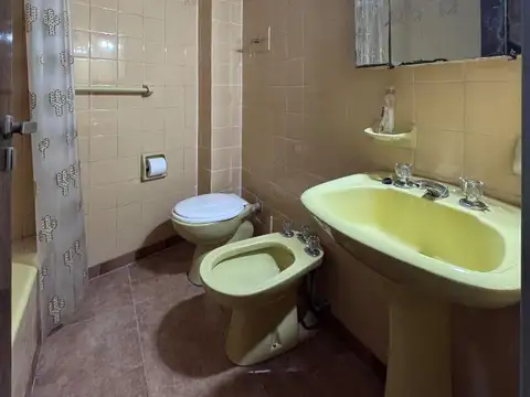 MONOAMBIENTE CON COCINA SEPARADA - EXCELENTE UBICACION.