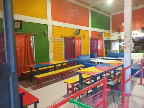 Salón de eventos 200 m2 con Fondo de comercio