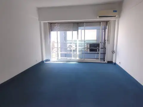 Av corrientes 1900, Piso 8