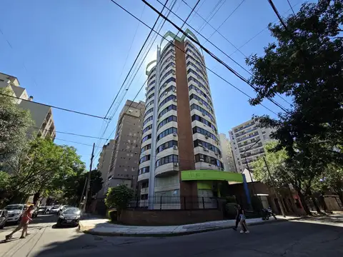 Maestro Angel D'elia 900, Piso 13