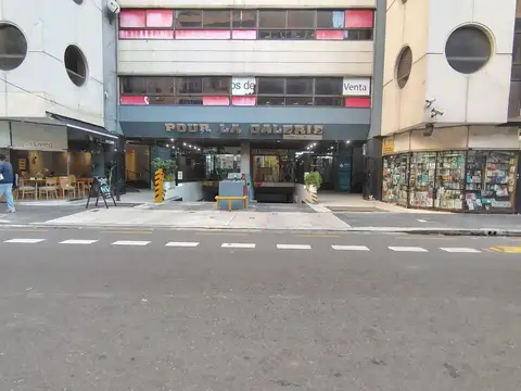 COCHERA FIJA CUBIERTA 11 M2 - VIGILANCIA LAS 24 HORAS - BARRIO NORTE