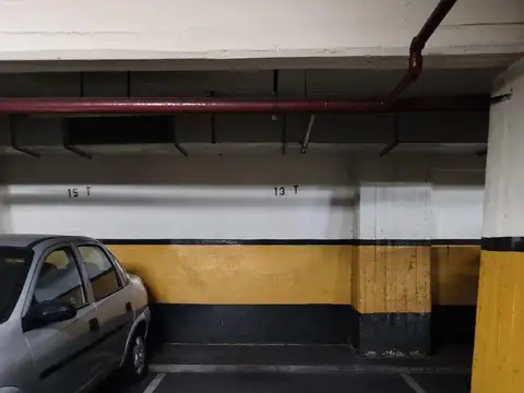 COCHERA FIJA CUBIERTA 11 M2 - VIGILANCIA LAS 24 HORAS - BARRIO NORTE