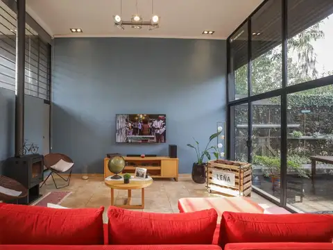 Casa en Venta con 2 cocheras