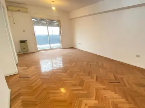 Departamento 3 ambientes contrafrente re luminoso