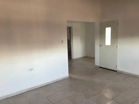 Casa en Alquiler con 1 cochera
