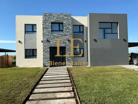 CASA EN VENTA EN SAN SEBASTIAN