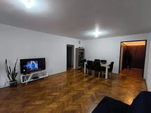 VENTA DEPARTAMENTO DE 3 AMBIENTES CON DEPENDENCIA