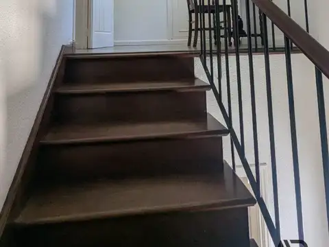 Casa en alquiler anual de 4 dormitorios en suite con piscina en Cantegril