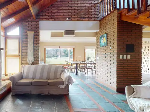 VENTA CASA 5 AMB LAS PRADERAS DE LUJAN APTO CRED