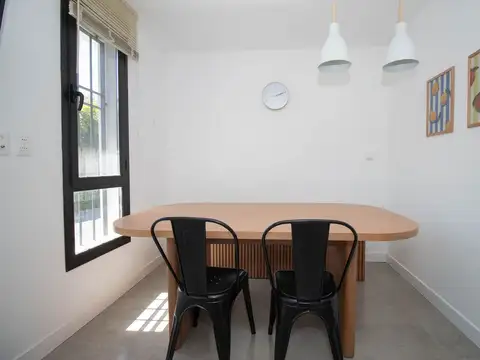 Casa en Alquiler con 2 cocheras