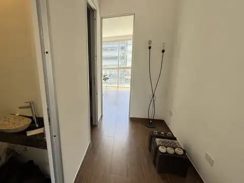 ALQUILER LOCAL EN  BLOQUE EDIFICIO VICENTE LOPEZ