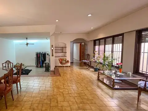 Casa 4 ambientes con 4 baños